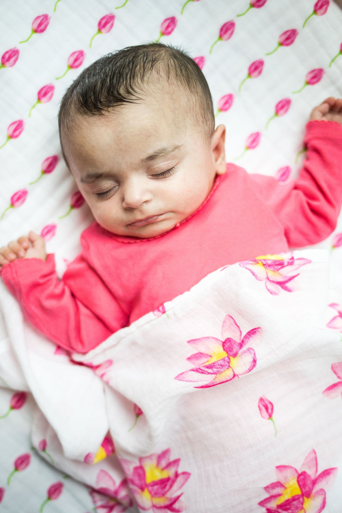 ORGANIC SWADDLE - FLOWER BUD