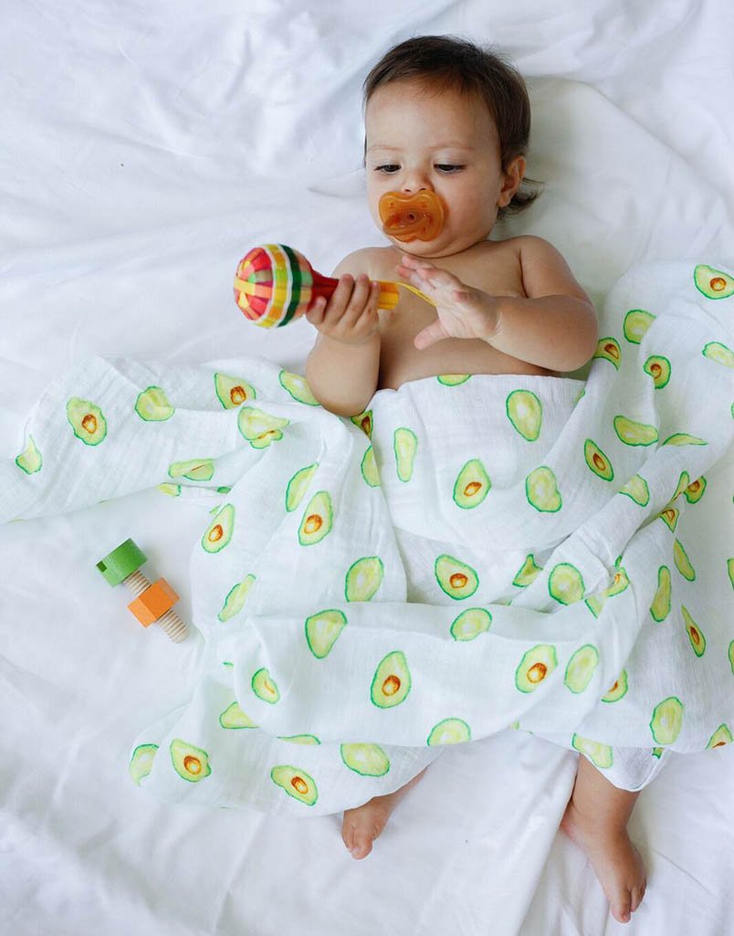 ORGANIC SWADDLE - AVOCADO